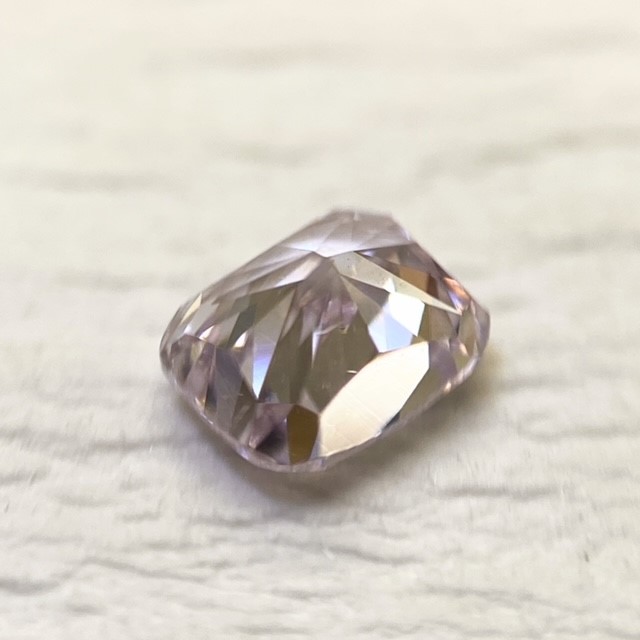 0.30ct FANCY LIGHT PURPLISH PINK SI1 クッションモディファイド GIA