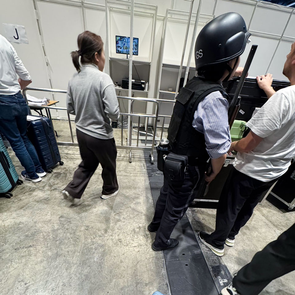 香港ジュエリーショーの警備
